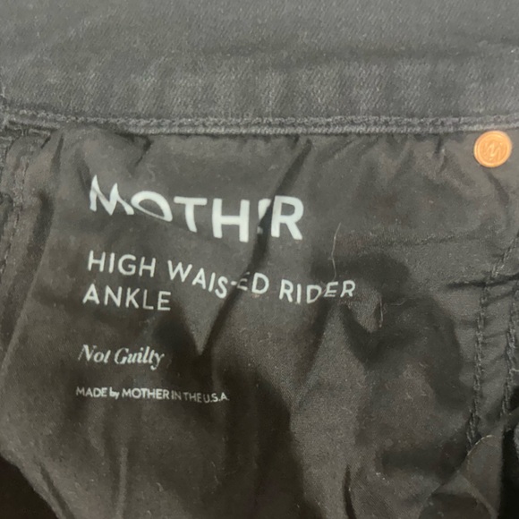 Like New MOTHER High Waisted Rider Ankle Jeans- Women's Black Jeans - Picture 6 of 7